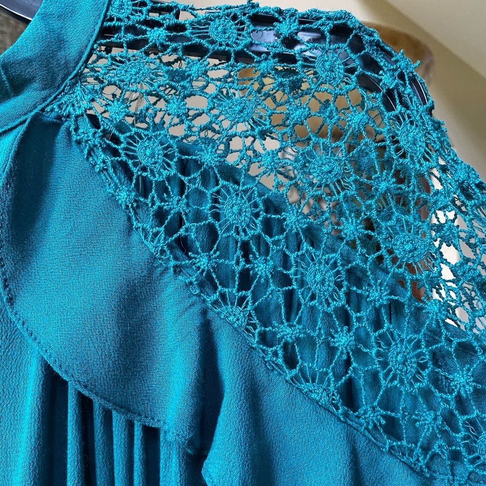 ✨ NEW✨Crochet Detailed Dress - Picture 6 of 8